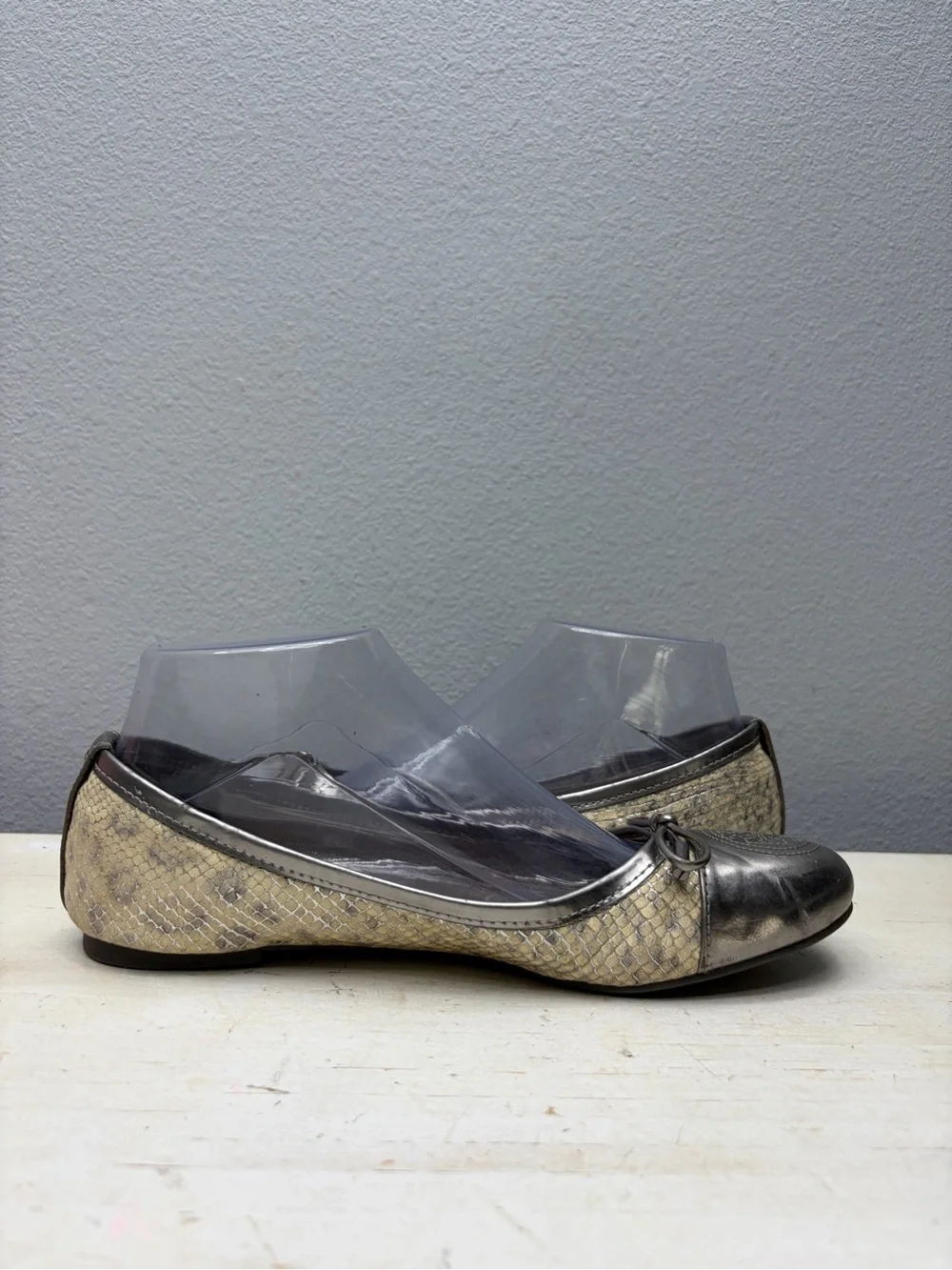 Tory Burch Silver Mettalic Verbena Leather Flats Size 8